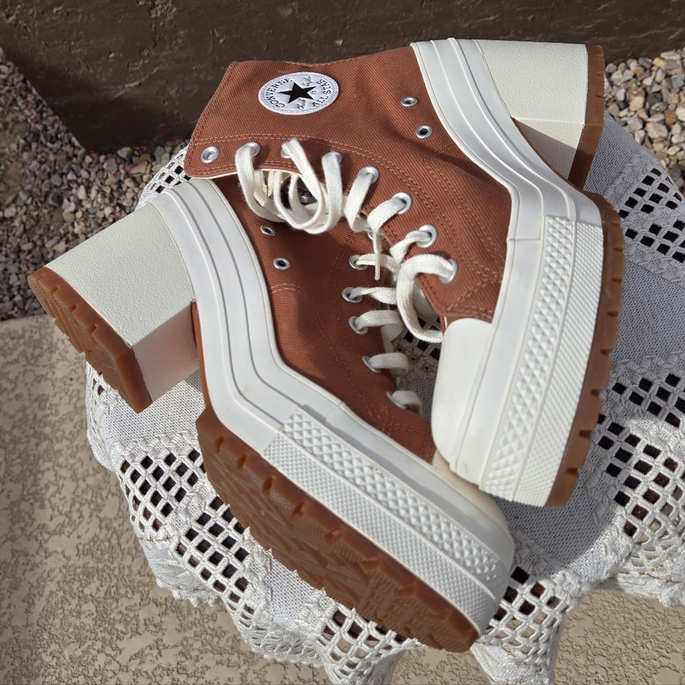 Converse Chuck 70 De Luxe Heel Shoes in Tawny Owl Canvas Color. - Picture 7 of 8